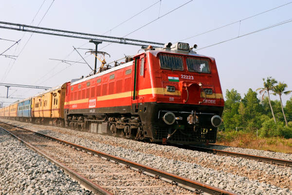 ಪೊಂಗಲ್ ಹಬ್ಬದ ಸಂಭ್ರಮಕ್ಕೆ ರೈಲ್ವೆ ಸಾಥ್: ಈ ಮಾರ್ಗದಲ್ಲಿ ಸಂಚರಿಸಲಿದೆ ವಿಶೇಷ ರೈಲು!